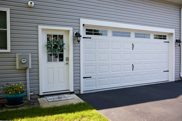 24/7 Emergency Garage Door Panel Replacement experts in Wesley Chapel, NC